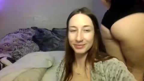 Snapshot of 2gorls1link chatting on 01/04/25, 04:12 2girls1link online show from 01/04/25, 04:12