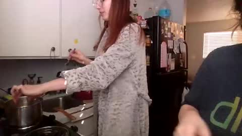 Snapshot of 2gorls1link chatting on 01/09/25, 04:49 2girls1link online show from 01/09/25, 04:49