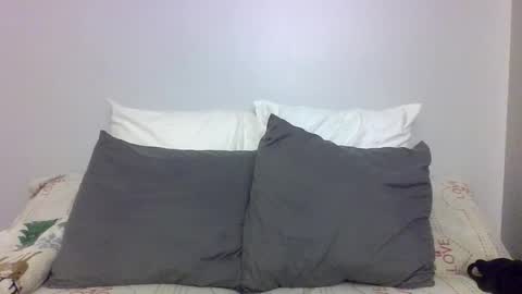 Snapshot of 2gorls1link chatting on 01/13/25, 03:12 2girls1link online show from 01/13/25, 03:12