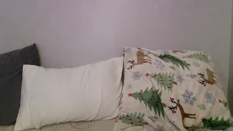 Snapshot of 2gorls1link chatting on 01/22/25, 05:38 2girls1link online show from 01/22/25, 05:38