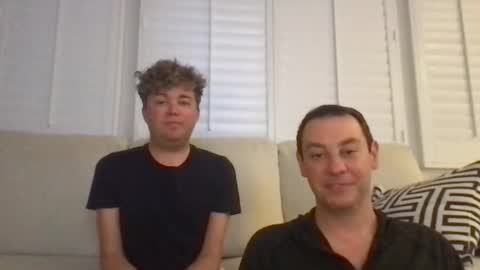 Snapshot of 2hungboys chatting on 04/25/26, 06:49 Roommates online show from 04/25/26, 06:49