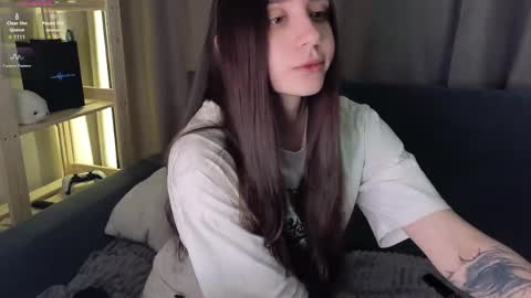 Lina       free control in pvt online show from 04/23/26, 12:15