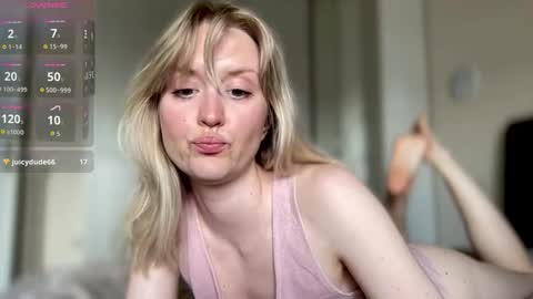 Snapshot of 2kepler22b chatting on 09/16/25, 01:12 . online show from 09/16/25, 01:12