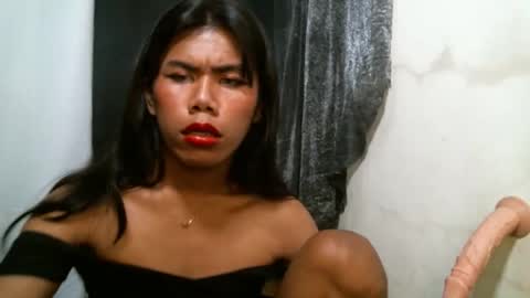 Snapshot of 2mella_reload chatting on 10/06/25, 04:04 MEL online show from 10/06/25, 04:04