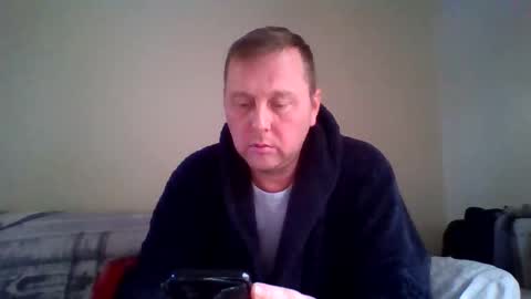 Snapshot of 2ndlipeater chatting on 11/26/25, 09:10 Girts online show from 11/26/25, 09:10