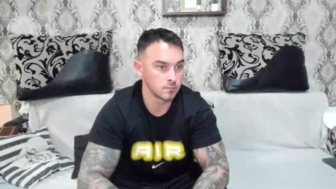 2sexymuscles online show from 11/13/25, 10:41