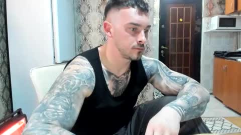 Snapshot of 2sexymuscles chatting on 03/11/26, 09:32 2sexymuscles online show from 03/11/26, 09:32