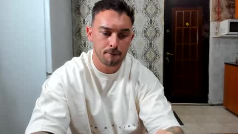 Snapshot of 2sexymuscles chatting on 05/14/26, 08:15 2sexymuscles online show from 05/14/26, 08:15