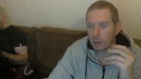 2small4you83 online show from 12/02/25, 04:02