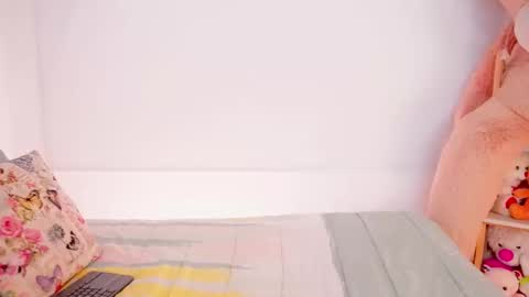 independent model online show from 10/03/25, 08:44