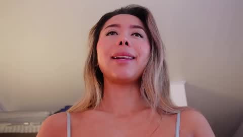 independent model online show from 05/25/26, 11:49