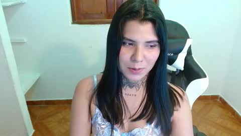 Snapshot of 3rika_gomez chatting on 03/12/25, 10:07 erika online show from 03/12/25, 10:07
