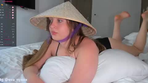 Snapshot of 3va_nyx chatting on 06/12/26, 05:06 Eva online show from 06/12/26, 05:06