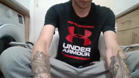 420feetloverr420 online show from 09/17/25, 12:45