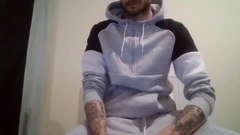 420feetloverr420 online show from 10/16/25, 12:55