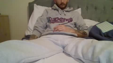 420feetloverr420 online show from 10/30/25, 02:18