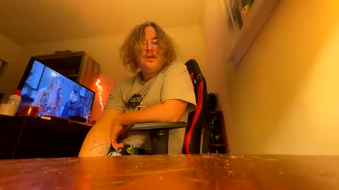 Snapshot of 420jizzva chatting on 12/08/24, 02:49 Daddythickdick420 online show from 12/08/24, 02:49