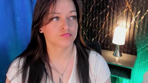 Snapshot of 4ngel_greey chatting on 10/21/25, 09:59 ... .     Angel     . ... online show from 10/21/25, 09:59