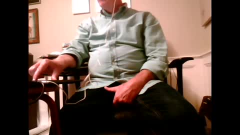 Snapshot of 4uguys chatting on 10/06/25, 04:21 4uguys online show from 10/06/25, 04:21