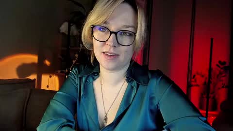 Snapshot of 5_in_one chatting on 12/11/24, 04:28 Sunshine online show from 12/11/24, 04:28