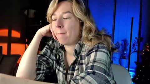 Snapshot of 5_in_one chatting on 01/14/25, 04:15 Sunshine online show from 01/14/25, 04:15