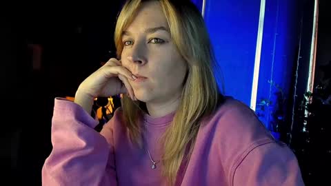 Snapshot of 5_in_one chatting on 02/05/25, 08:54 Sunshine online show from 02/05/25, 08:54