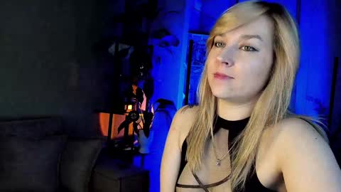 Snapshot of 5_in_one chatting on 02/08/25, 01:22 Sunshine online show from 02/08/25, 01:22