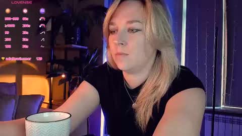 Snapshot of 5_in_one chatting on 10/03/25, 05:04 Sunshine online show from 10/03/25, 05:04