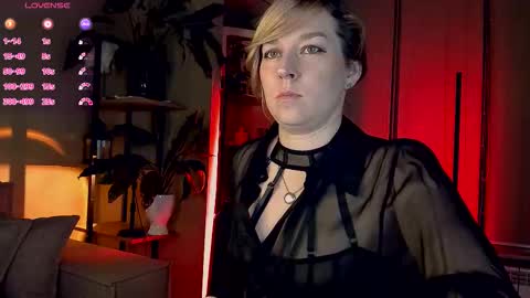 Snapshot of 5_in_one chatting on 10/27/25, 03:43 Sunshine online show from 10/27/25, 03:43