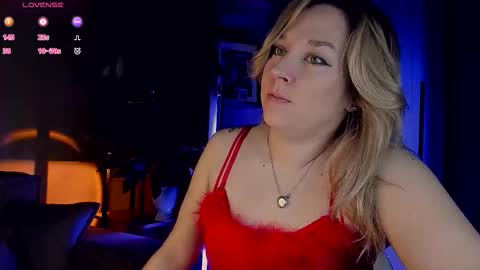 Snapshot of 5_in_one chatting on 11/01/25, 04:25 Sunshine online show from 11/01/25, 04:25