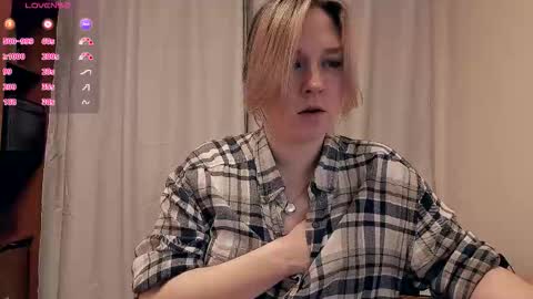 Snapshot of 5_in_one chatting on 11/17/25, 05:57 Sunshine online show from 11/17/25, 05:57