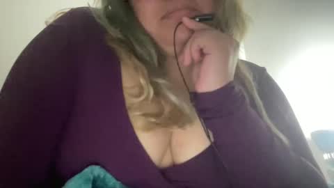 69candyflowers online show from 01/27/25, 03:37