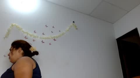 Snapshot of 69smallstar chatting on 10/30/25, 08:27 star online show from 10/30/25, 08:27