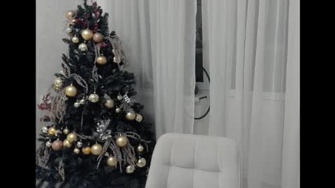 Adriana online show from 12/22/25, 11:02