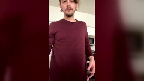 Snapshot of 6inchthrobber chatting on 02/18/26, 03:30 Daddy online show from 02/18/26, 03:30