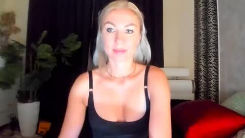 Snapshot of 6noangel66 chatting on 09/10/25, 02:33 SABOTAGE online show from 09/10/25, 02:33