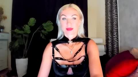 Snapshot of 6noangel66 chatting on 09/25/25, 01:20 SABOTAGE online show from 09/25/25, 01:20