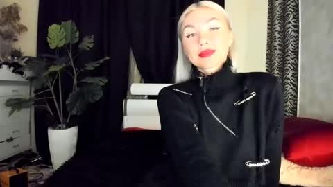 Snapshot of 6noangel66 chatting on 10/02/25, 01:34 SABOTAGE online show from 10/02/25, 01:34