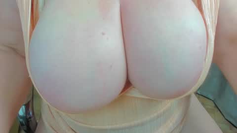 Snapshot of 777_brendi_777 chatting on 01/11/25, 12:29 Brendi online show from 01/11/25, 12:29