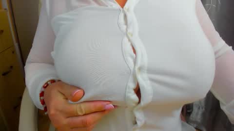 Snapshot of 777_brendi_777 chatting on 10/15/25, 08:03 Brendi online show from 10/15/25, 08:03