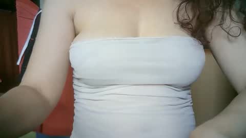 Snapshot of 77lilu chatting on 05/17/26, 10:22 Lilu online show from 05/17/26, 10:22