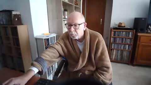  Papi  online show from 12/21/25, 11:17