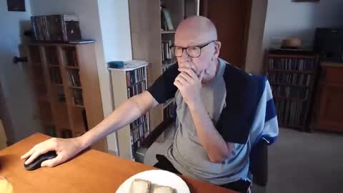  Papi  online show from 04/19/26, 08:57