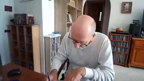  Papi  online show from 04/24/26, 10:18