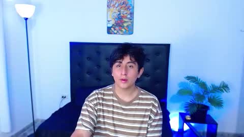 zyan online show from 12/01/25, 02:44