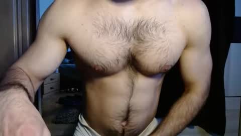 Snapshot of 8000zuerich chatting on 04/25/26, 06:16 Nicolas online show from 04/25/26, 06:16