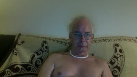 Snapshot of 808dred chatting on 01/17/25, 09:49 808dred online show from 01/17/25, 09:49