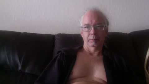 Snapshot of 808dred chatting on 02/07/25, 08:42 808dred online show from 02/07/25, 08:42