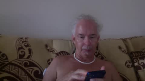 Snapshot of 808dred chatting on 09/25/25, 12:03 808dred online show from 09/25/25, 12:03