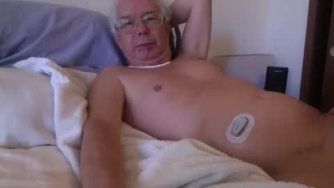 Snapshot of 808dred chatting on 10/16/25, 11:39 808dred online show from 10/16/25, 11:39